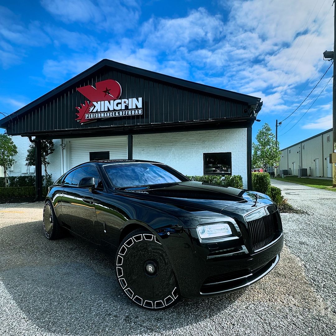 Giovanna Dicotto on Rolls Royce Wraith